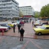 Am Anfang des Tages:der Marktplatz leer und nass